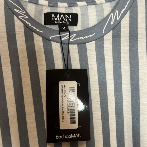 Oversized MAN signature vertical stripe t-shirt - Picture 3 of 3